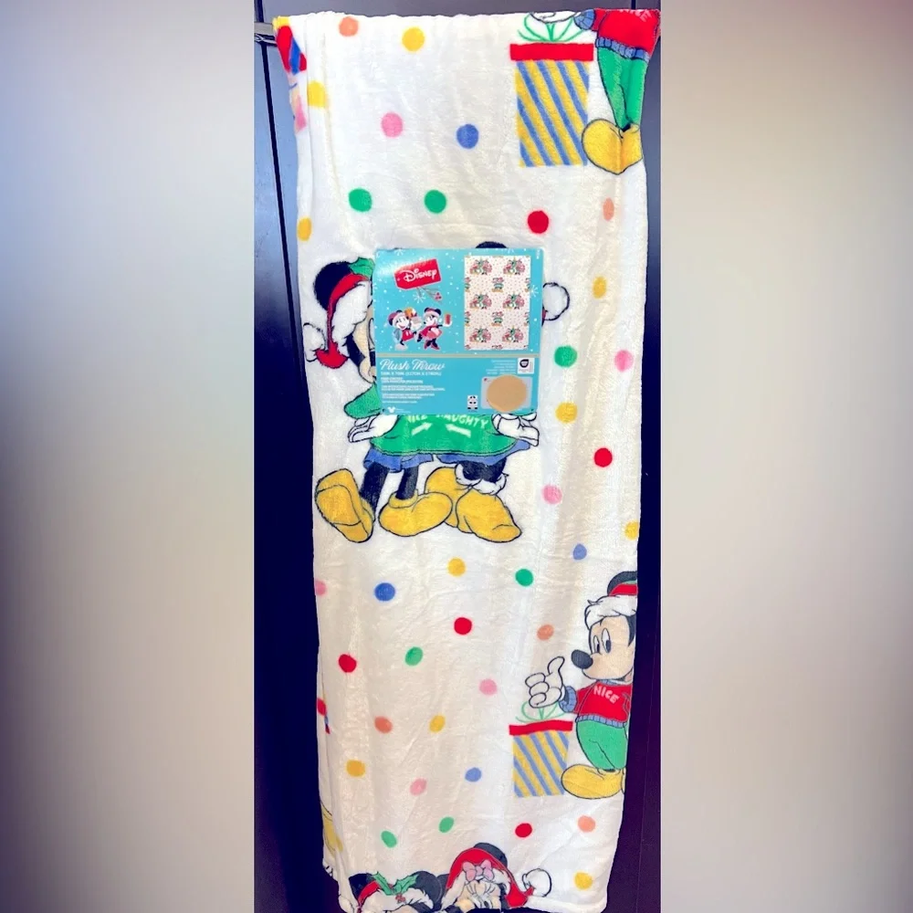 🩷🌲Mickey & Minnie Mouse Christmas throw